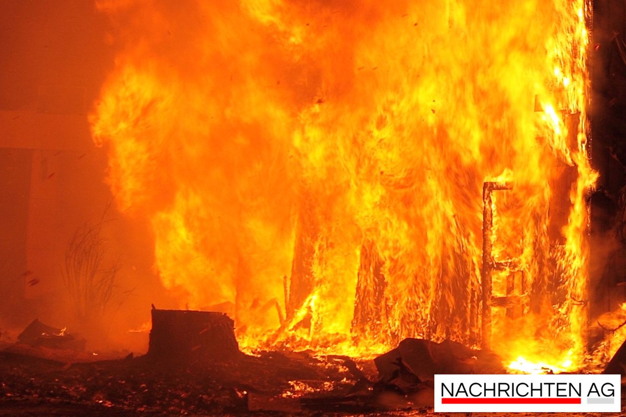 Drama in Fürstenfeldbruck: Großbrand in Mehrfamilienhaus verursacht Chaos!
