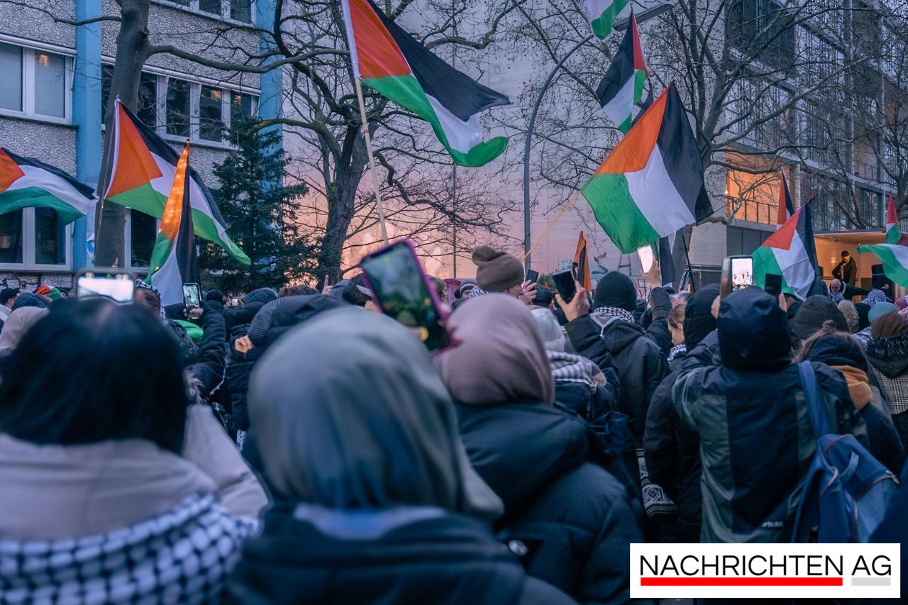 Nürnberg im Fokus: Menschenkette für jüdisches Leben gegen Antisemitismus