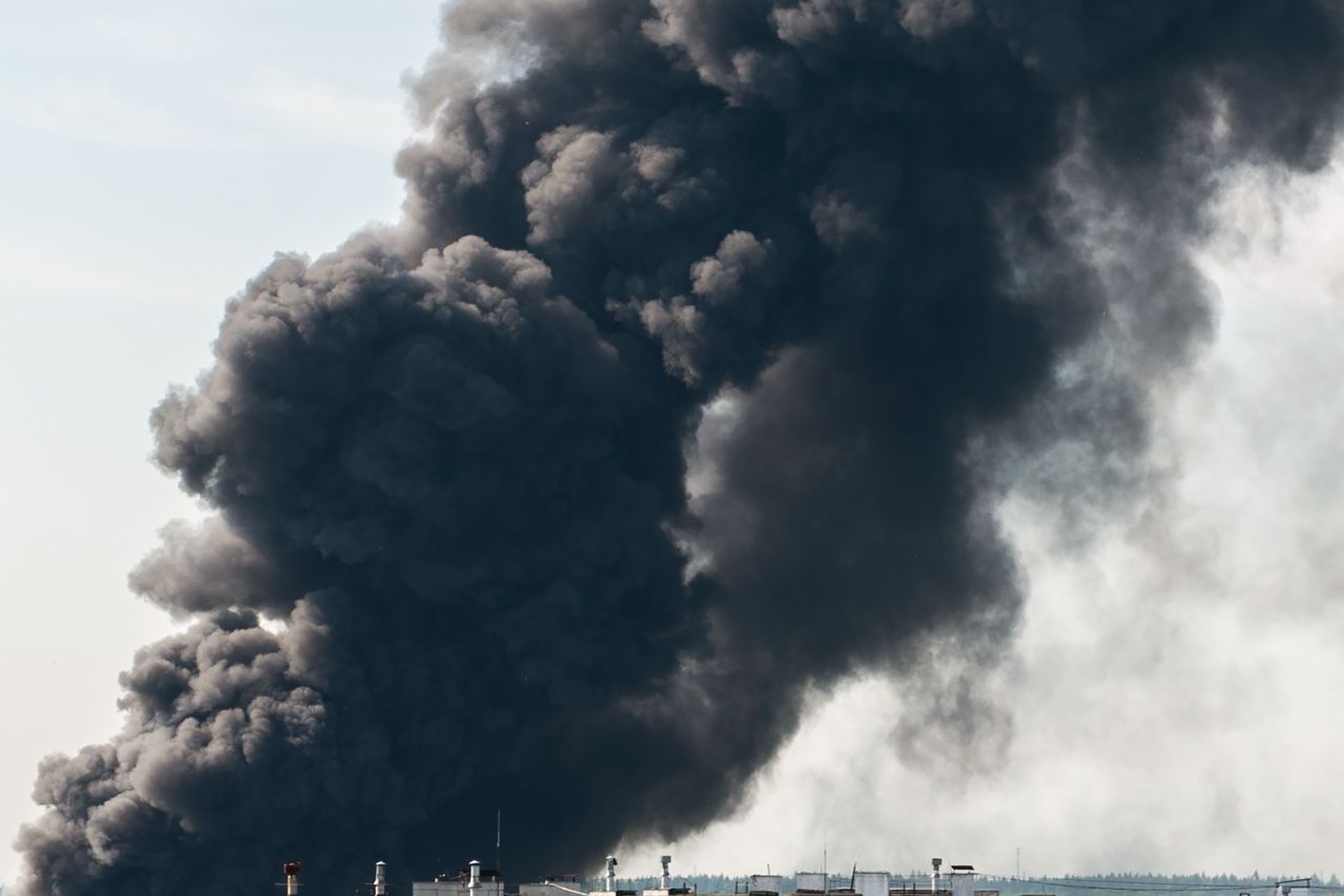 Großbrand in Straubing: Zwei Verletzte und hoher Sachschaden!